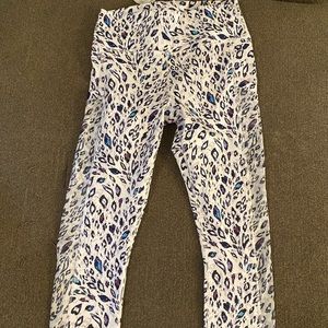 Fabletics cropped leggings. Size medium